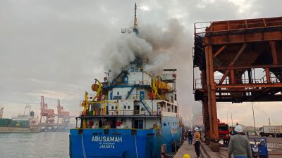 Kapal Pengangkut Pupuk Pusri Terbakar di Ciwandan