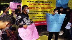 Demo di PN Tangerang, Puluhan Korban Binomo Minta Indra Kenz Dipenjara 20 Tahun