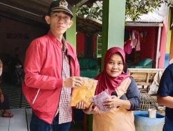 Bulan Maulid, Anggota DPRD Tangerang Bagikan 1.000 Kerudung