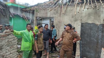 Akibat Angin Puting Beliung, 7 Rumah Warga di Lebak Rusak Parah