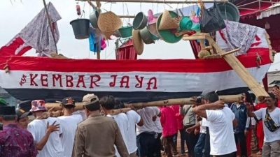 Ratusan Nelayan Meriahkan Acara Larung Sesaji di Kosambi Tangerang