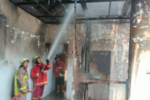 Rumah Terbakar Akibat Charger Ponsel Korslet di Binong Tangerang