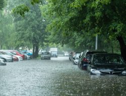 Penanganan Mobil Yang Terendam Banjir