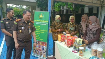 Kejari Kota Tangerang Ikut Tekan Laju Inflasi dengan Bazar Sembako Murah
