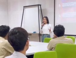 Aktris Cantik Asal Tangerang Prilly Latuconsina, Ngajar di Fisipol UGM