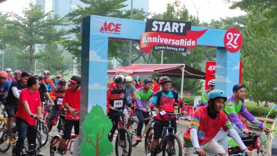 Ratusan Pesepeda dan Berbagai Promo Ramaikan HUT ACE Hardware ke-27 di QBig BSD