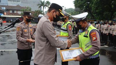 Gagalkan Warga Bunuh Diri, Polantas Polres Metro Tangerang Diganjar Penghargaan