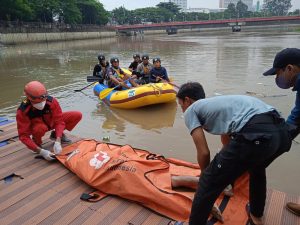 Geger Temuan Mayat Lelaki Mengambang di Sungai Cisadane Tangerang