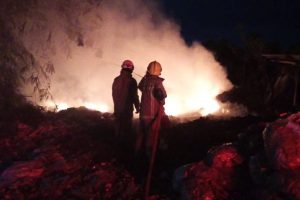Gudang Pengepul Limbah Plastik di Curug Tangerang Kebakaran