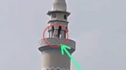 Heboh Sosok Berjubah Putih di Menara Masjid Ponpes Al-Istiqlaliyyah Tangerang, Ternyata Ini Faktanya