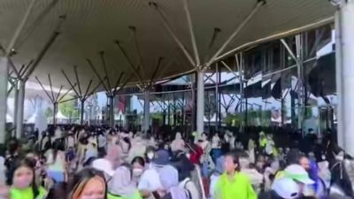 Konser NCT 127 di Tangsel Dihentikan Usai Puluhan Penonton Pingsan