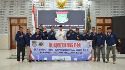 Lepas Kontingen PWI Tangerang Ikut Porwanas 2022