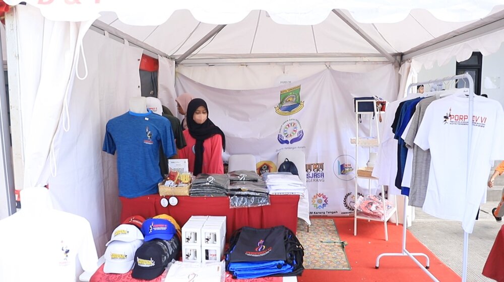 Merchandise Porprov VI Banten Hasil UMKM Kota Tangerang