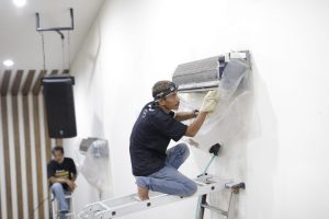 Daikin Beri Layanan Cuci AC Gratis Bagi Rumah Ibadah di Tangerang