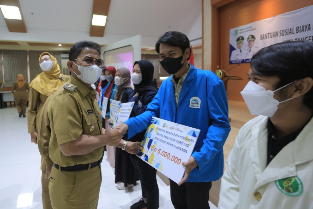 268 Mahasiswa Asal Kota Tangerang Dapat Bansos Beasiswa Rp6 Juta Per Tahun
