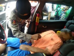 Mobil Honda BRV Melaju Zig-zag dan Tabrak Motor di Cipondoh Tangerang