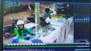 Oknum Kurir Ojol Bawa Kabur Paket 3 HP dari Konter di Curug Tangerang