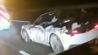 Mengerikan, Mobil Ini Dikemudikan Sopir Tanpa Kepala