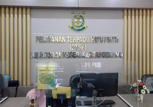 Oknum LSM Rusak Fasilitas Kantor DPRD Kabupaten Tangerang