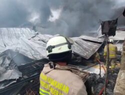 Percikan Las Sambar Tiner, Pabrik Helm di Panongan Tangerang Ludes Terbakar