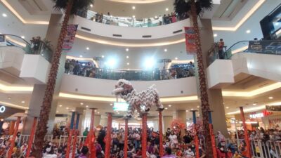 Ada Atraksi Barongsai dan Hoki Panda Live Show di Tangcity Mal