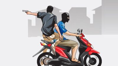 Wanita di Pasar Kemis Tangerang Ditendang Begal Bersenpi hingga Jatuh, Lalu Motornya Diambil