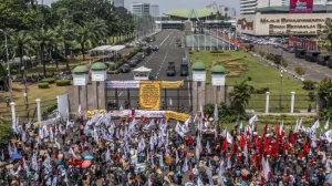 Ribuan Personel Gabungan Amankan Aksi Tolak Perppu Cipta Kerja