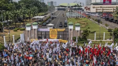 RIbuan Personel Gabungan Amankan Aksi Tolak Perppu Cipta Kerja