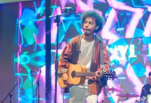 Lirik Lagu Komang yang Viral di Tiktok dari Raim Laode