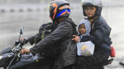 Musim Hujan Tangerang, Simak Tips Aman Berkendara saat Cuaca Ekstrem