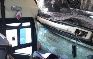 Bus Rombongan dari SMPN 4 Tangerang Tabrakan Beruntun di Tol Japek KM 18