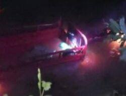 Pengendara Motor Tossa Terjun Bebas ke Kali Puri Serpong Tangsel Akibat Mengantuk