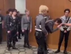 Member NCT Dream Cium Tangan Pak Muh Usai Konser di ICE BSD Tangerang