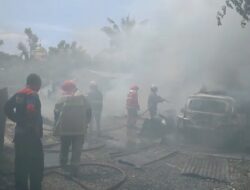 Lapak Limbah Plastik di Cikupa Tangerang Terbakar