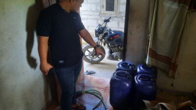 Pria Ini Ketahuan Modifikasi Tangki BBM Motor Supaya Bisa Jual Pertalite Eceran di Mauk Tangerang