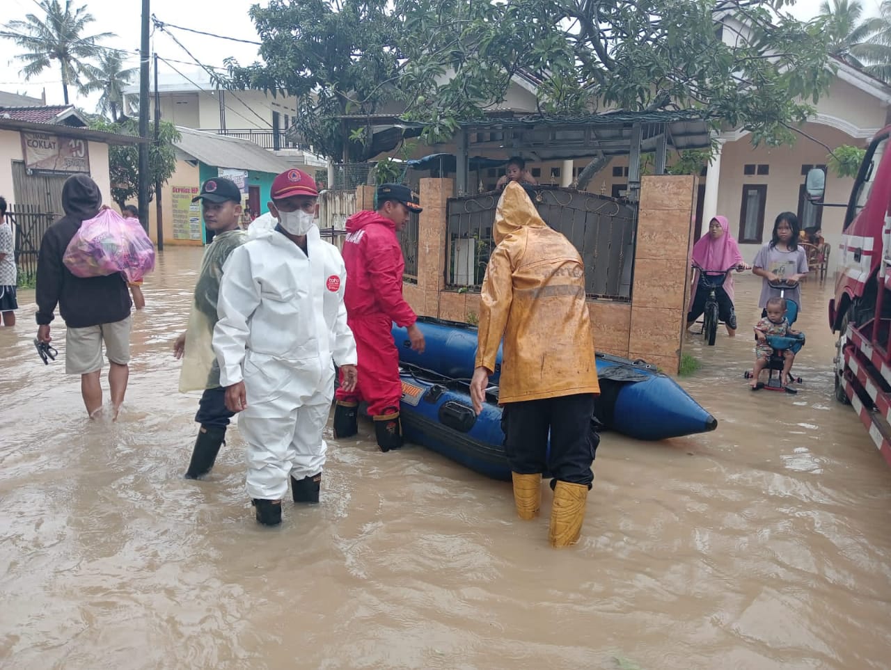 Ribuan Warga Terdampak Banjir di Teluknaga Tangerang, Ketinggian Hampir 1 Meter