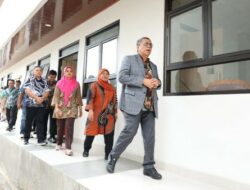 Benyamin Resmikan Gedung Baru SMPN 24 di Ciputat Tangsel