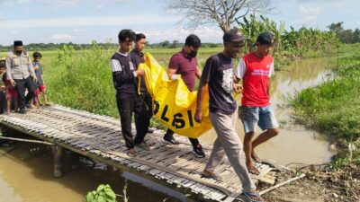 Mayat Bayi Laki-laki 1 Tahun Ditemukan Membusuk di Bantaran Kali Kronjo Tangerang