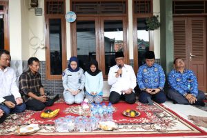 Benyamin Berikan Santunan Kematian dari Jasa Raharja Ke Korban Kecelakaan Bus Tegal