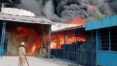 Pabrik Plastik di Kosambi Tangerang Kembali Terbakar