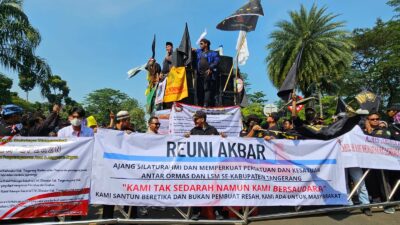 LSM dan Ormas Menggeruduk Kantor Bupati Tangerang