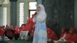 Ratusan Ibu-ibu di Tangerang Belajar Parenting dalam Festival Al-Azhom