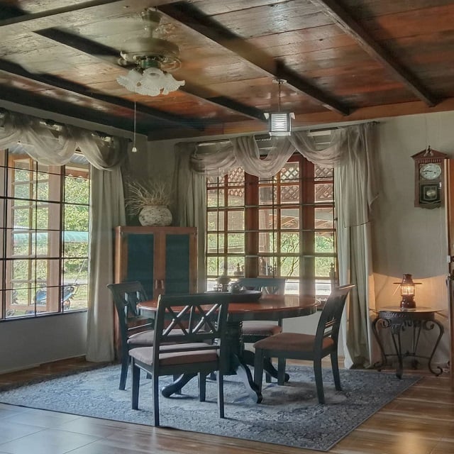 Ruang Tamu Sederhana Bergaya Vintage