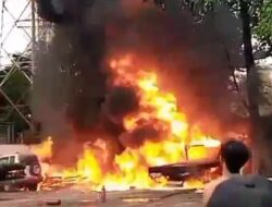 2 Unit Truk Tanki Terbakar di Bengkel Cibodas Tangerang