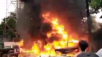 2 Unit Truk Tanki Terbakar di Bengkel Cibodas Tangerang