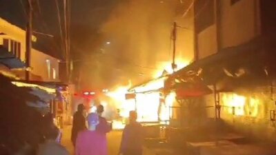 Kawasan Pasar Lama Tangerang Kebakaran saat Ramai Pengunjung, 8 Ruko Ludes