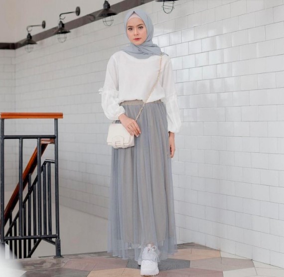 perpaduan warna silver cocok dengan warna apa 2