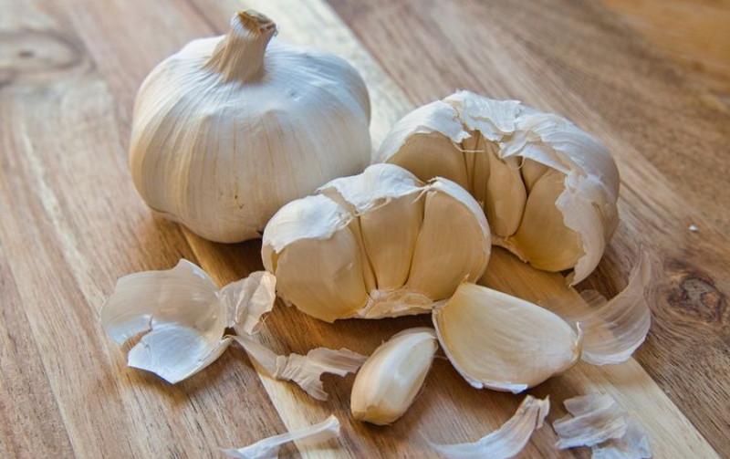 Bawang Putih - Cara Menghilangkan Tahi Lalat
