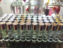 7 Parfum Isi Ulang Wanita Paling Favorit