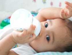 Tips Memilih Botol Susu Bayi yang Tepat